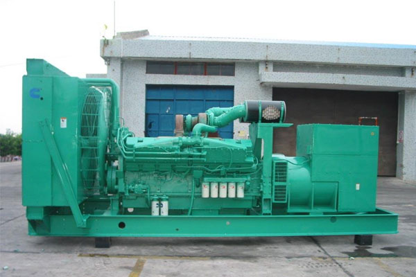 墨脱工厂发电机应急发电时如何更准确地检查发电机状态？