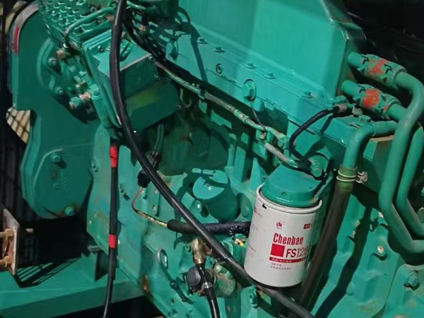 墨脱如何确定新的发电机组控制系统是否与原系统兼容？